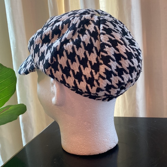 Game Day Collection houndstooth newsboy hat - Picture 4 of 5